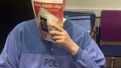 Ratinan puukottaja vangittiin neljästä murhan yrityksestä: Peitti kasvonsa Alibi-lehdellä