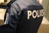 Nuori henkilö pelastettiin talon katolta