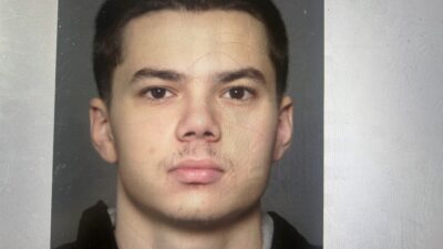 Tätä Niuvanniemen sairaalasta karannutta miestä poliisi nyt etsii: ”Älä lähesty häntä!”