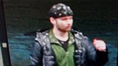 Poliisi: Varo tätä aseistautunutta miestä Oulussa
