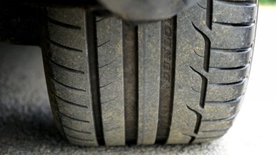 Autoilijat hermostuivat poliisin sakkouhasta