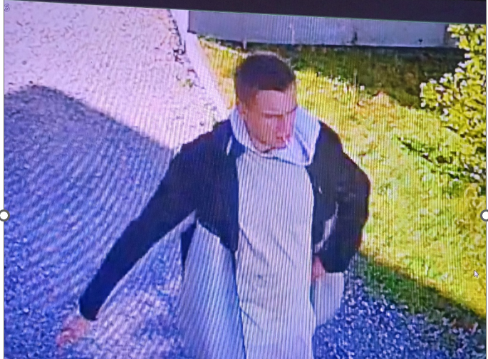 Tunnistatko tämän vakavasta rikoksesta epäillyn miehen?